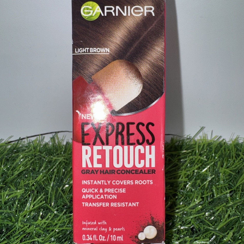 Garnier EXPRESS RETOUCH Grey Hair Concealer Light Brown  .34 fl oz